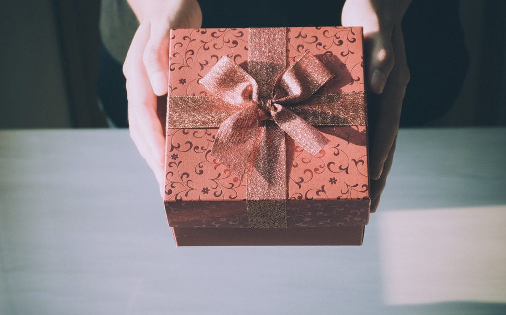 Easy DIY Gift Ideas That Use Essential Oils